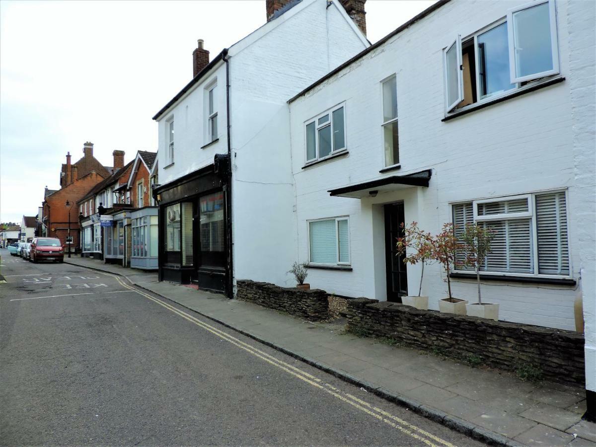 1 Bed Bagshot Pennyhill Accommodation Exterior photo